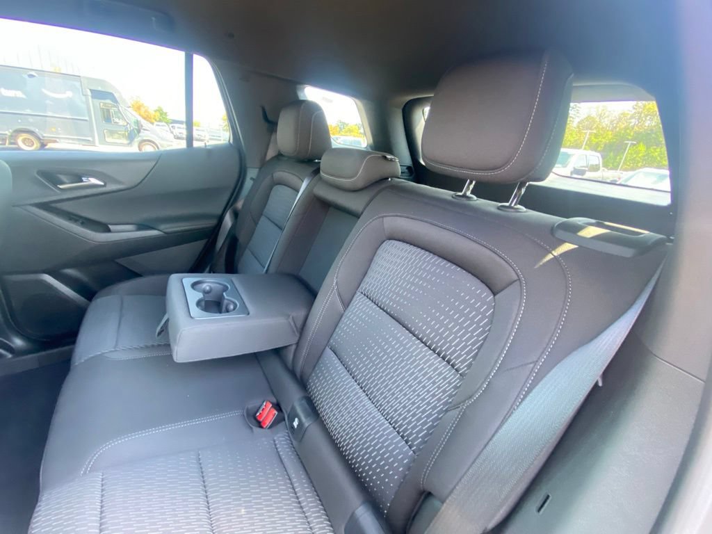 Used 2025 Chevrolet Equinox LT FWD image 24