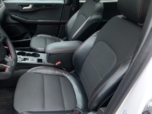 Certified 2023 Ford Escape ST-Line w/ Tech Pack #1 image 18