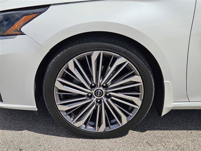 Used 2023 Nissan Altima 2.5 SL FWD image 9