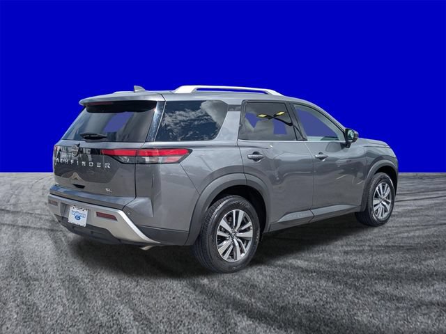 Used 2025 Nissan Pathfinder SL FWD image 4