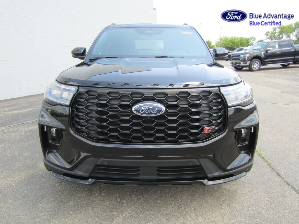 Certified 2025 Ford Explorer ST AWD/4WD image 11