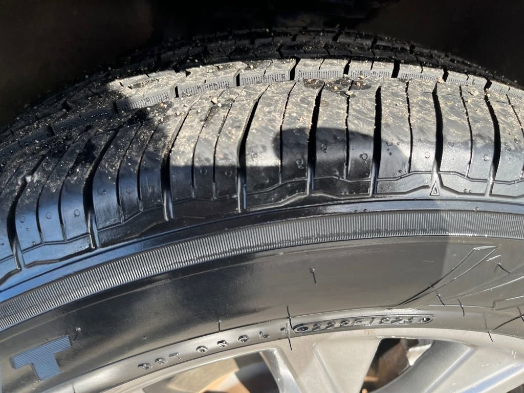 Certified 2022 Ford Explorer Limited w/ Equipment Group 301A image 33