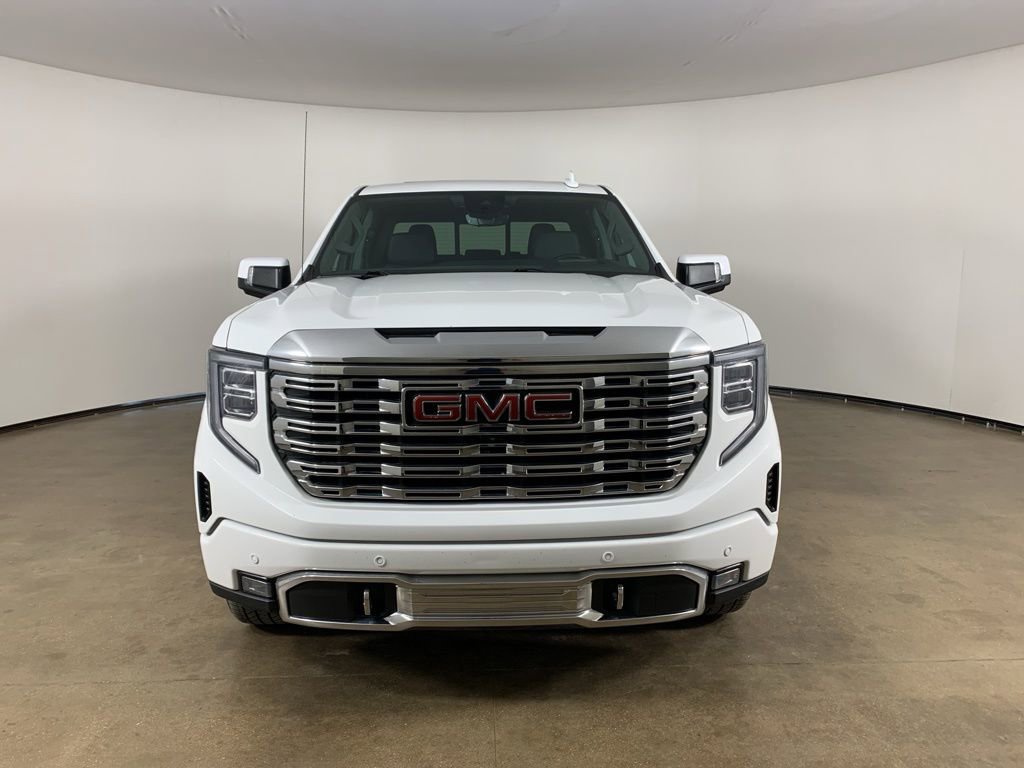 Used 2023 GMC Sierra 1500 Denali w/ Denali Reserve Package AWD/4WD image 3