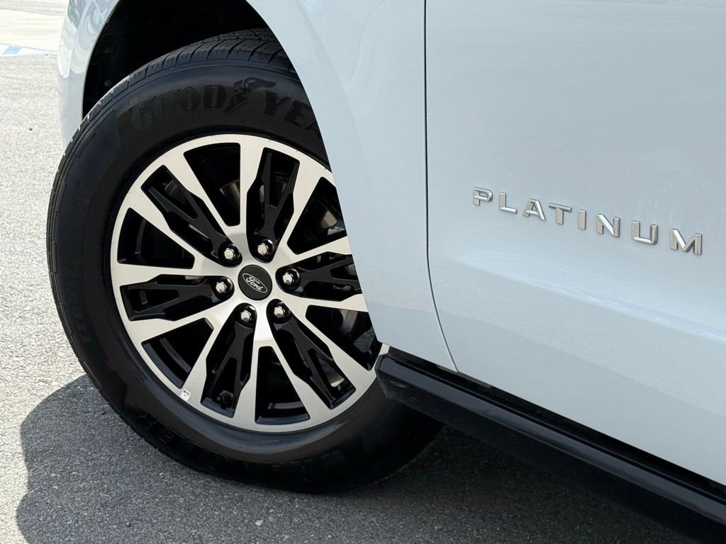 Certified 2025 Ford Expedition Max Platinum AWD/4WD image 17