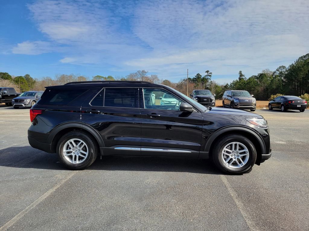 Certified 2025 Ford Explorer Active image 6