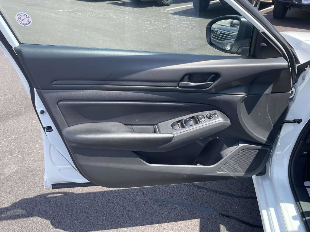 Used 2025 Nissan Altima 2.5 S FWD image 15