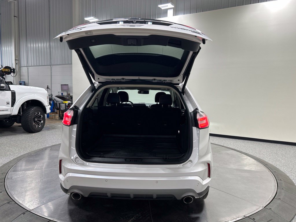 Certified 2019 Ford Edge Titanium w/ Equipment Group 301A AWD/4WD image 23