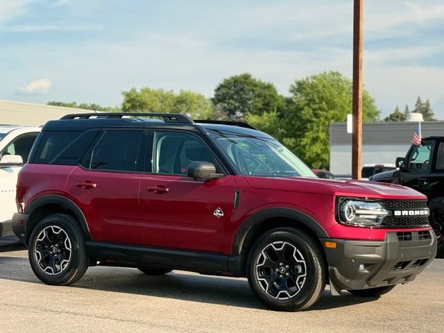 Certified 2025 Ford Bronco Sport Outer Banks w/ Outer Banks Tech Package+ AWD/4WD image 35