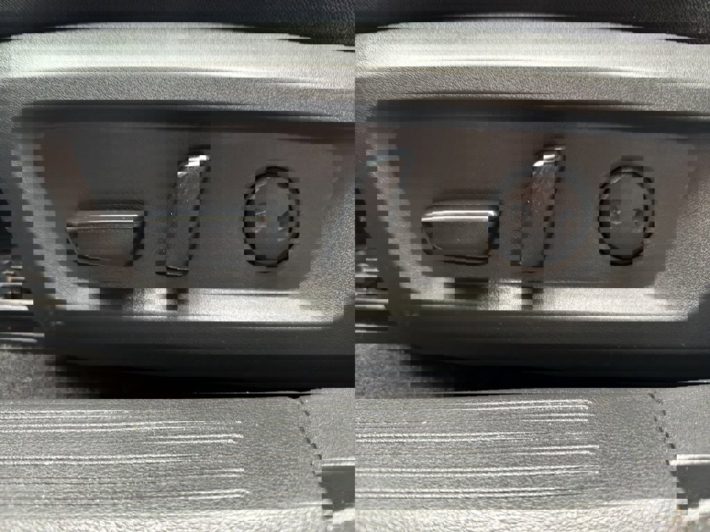 Used 2023 Nissan Rogue SV image 17