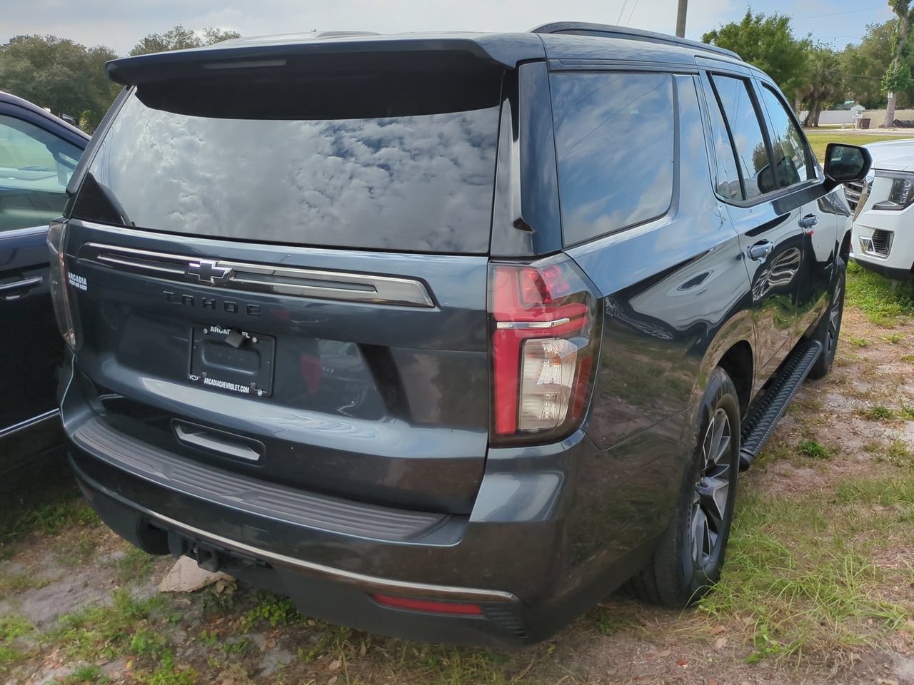 Used 2021 Chevrolet Tahoe Z71 w/ Rear Media and Nav Package AWD/4WD image 4