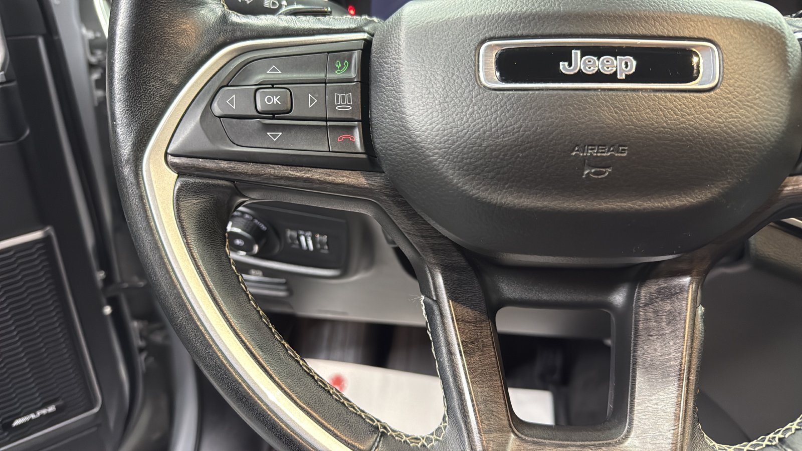 Used 2021 Jeep Grand Cherokee L Limited w/ Luxury Tech Group II AWD/4WD image 16