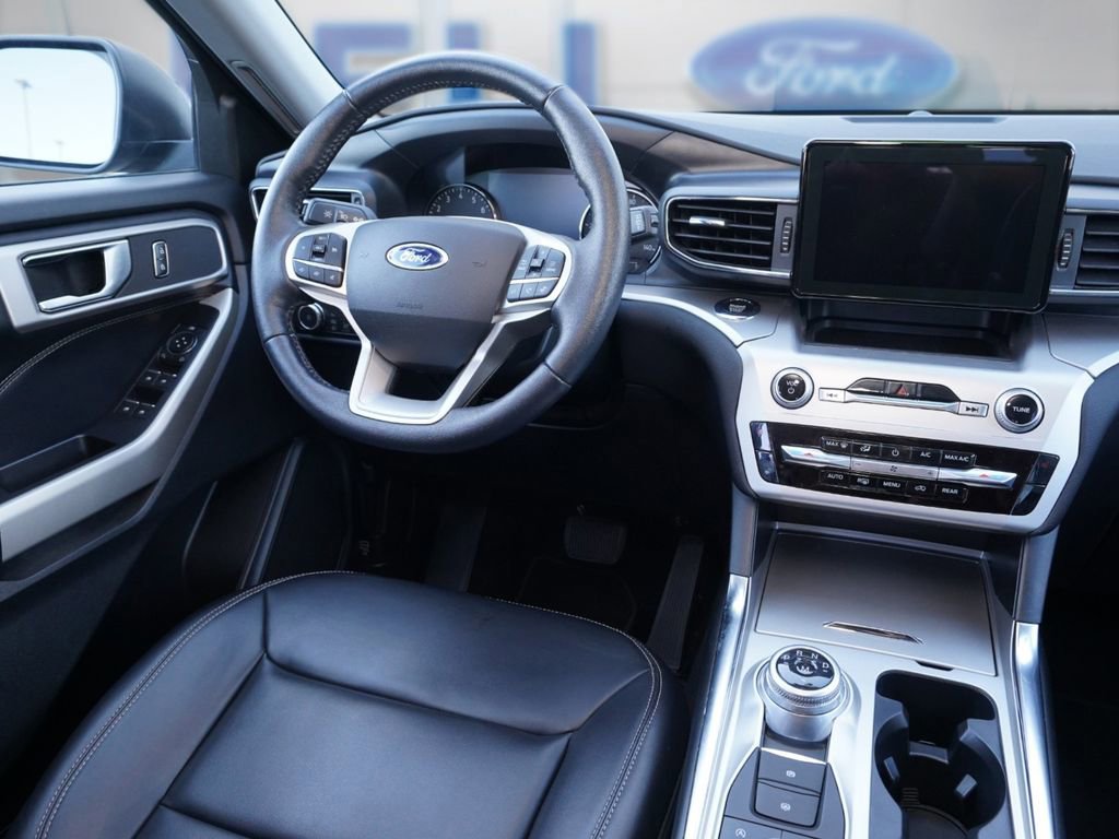 Certified 2021 Ford Explorer XLT w/ Equipment Group 202A image 17