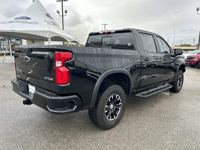 Used 2025 Chevrolet Silverado 1500 ZR2 w/ Technology Package image 4
