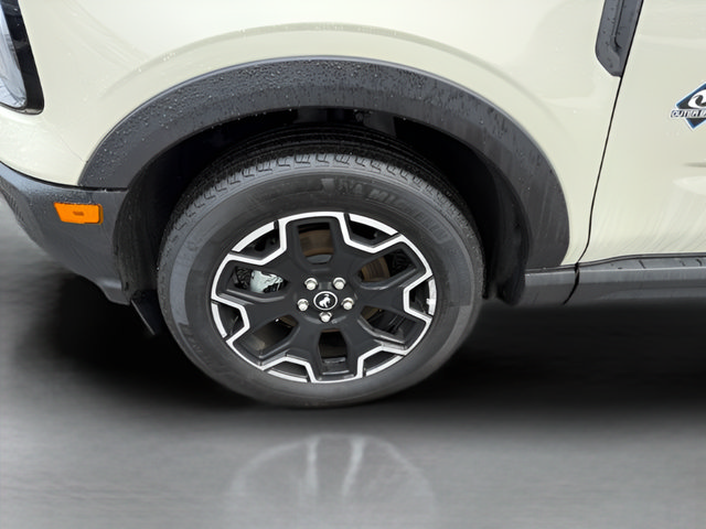 Certified 2025 Ford Bronco Sport Outer Banks w/ Outer Banks Tech Package+ AWD/4WD image 28