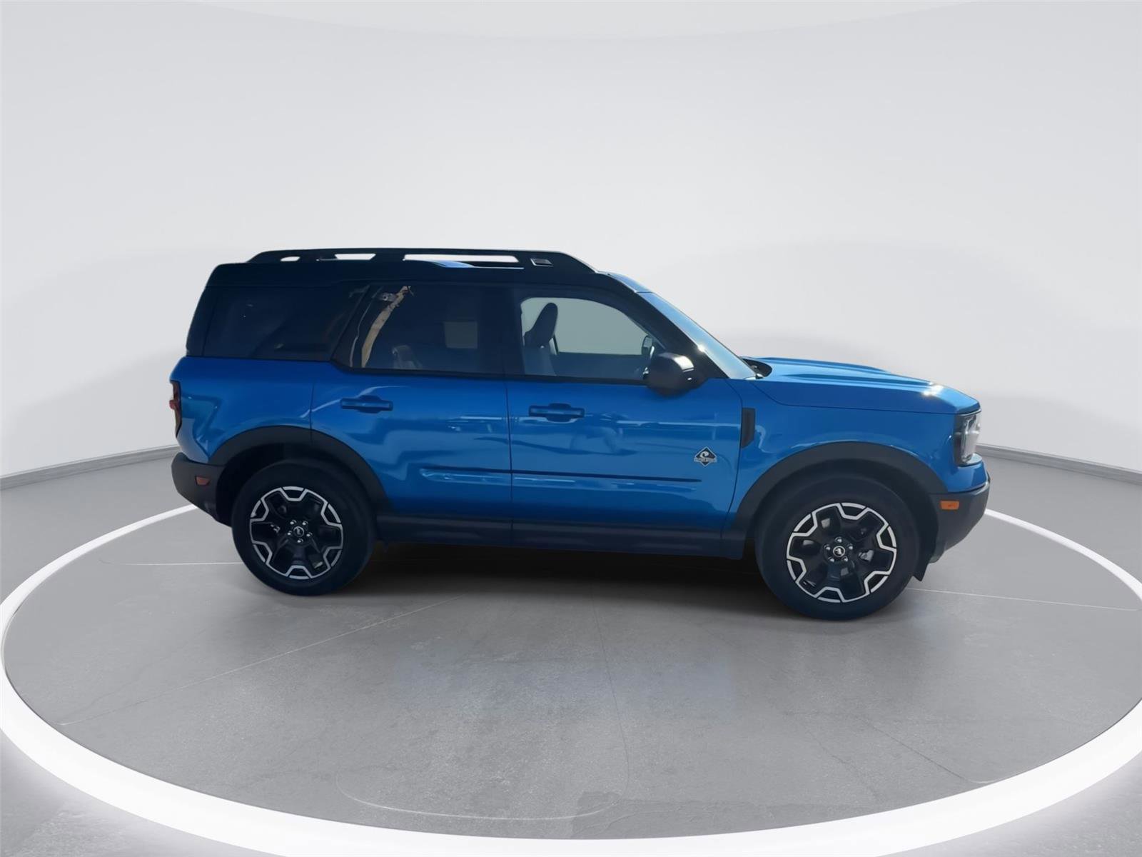 Certified 2025 Ford Bronco Sport Outer Banks w/ Outer Banks Tech Package+ image 3