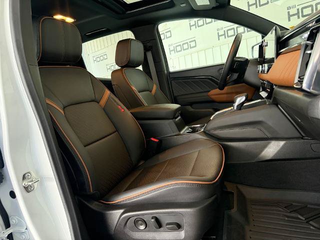 Used 2026 GMC Canyon AT4 w/ Technology Plus Package AWD/4WD image 7