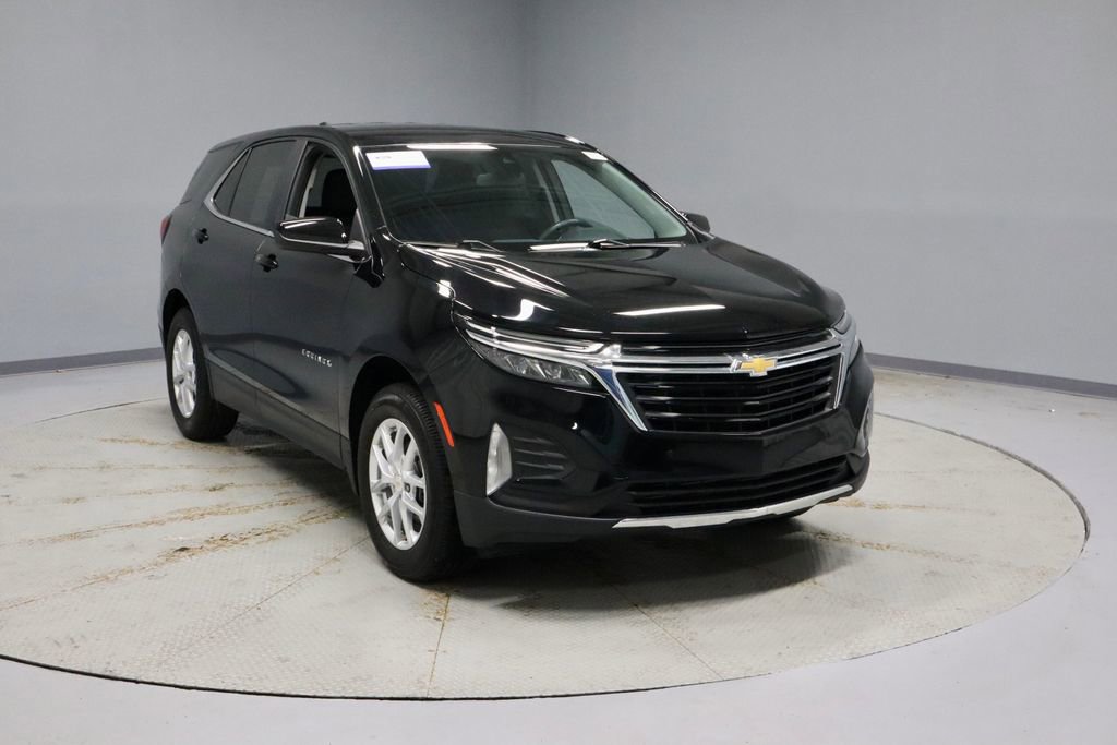 Used 2024 Chevrolet Equinox LT w/ LPO, Floor Liner Package AWD/4WD image 1