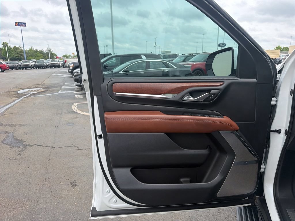 Used 2024 GMC Yukon Denali Ultimate AWD/4WD image 22