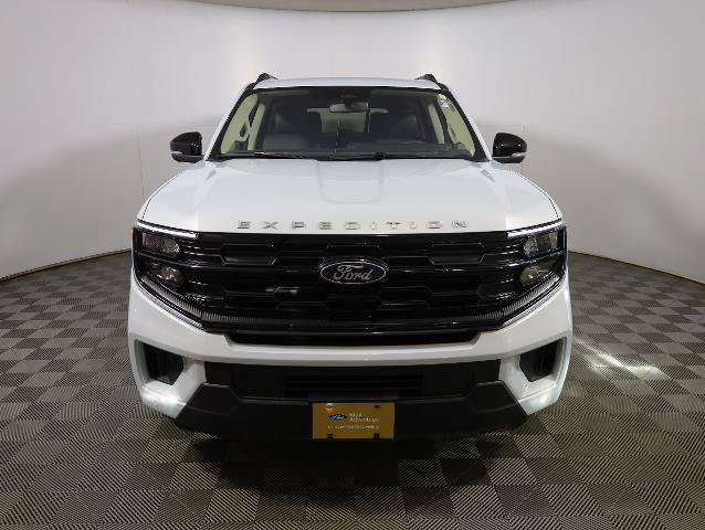 Certified 2025 Ford Expedition Active AWD/4WD image 3