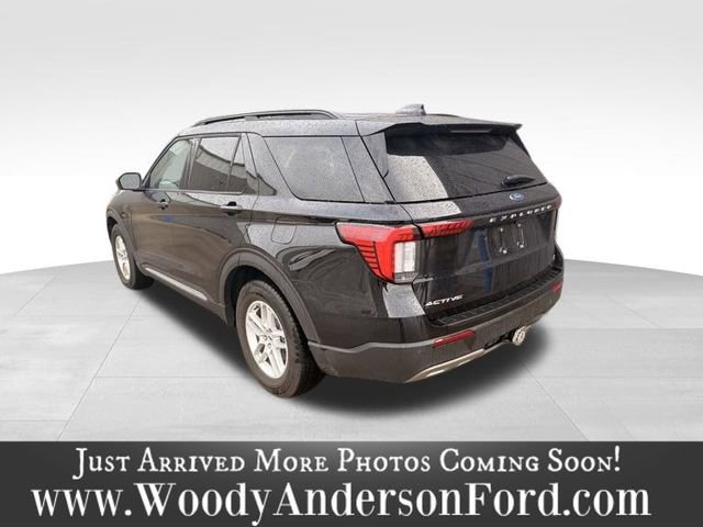 Certified 2025 Ford Explorer Active w/ Active Comfort Package RWD image 4