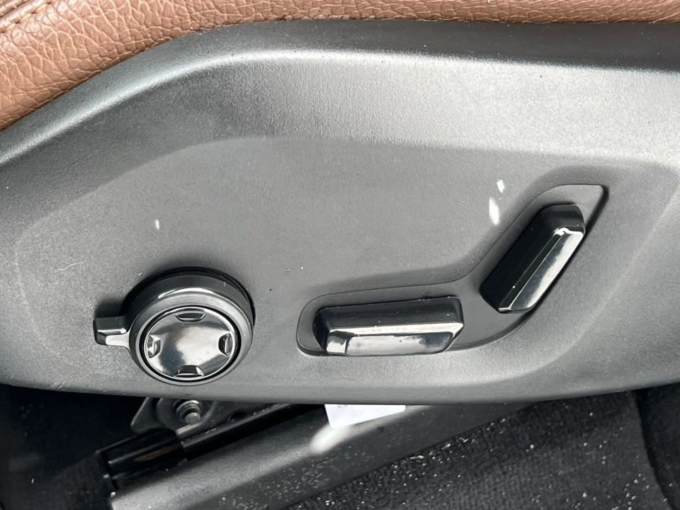 Used 2020 Volvo XC60 T6 Inscription w/ Protection Package Premier image 16