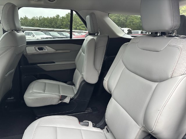 Certified 2025 Ford Explorer Active w/ Active Comfort Package AWD/4WD image 22