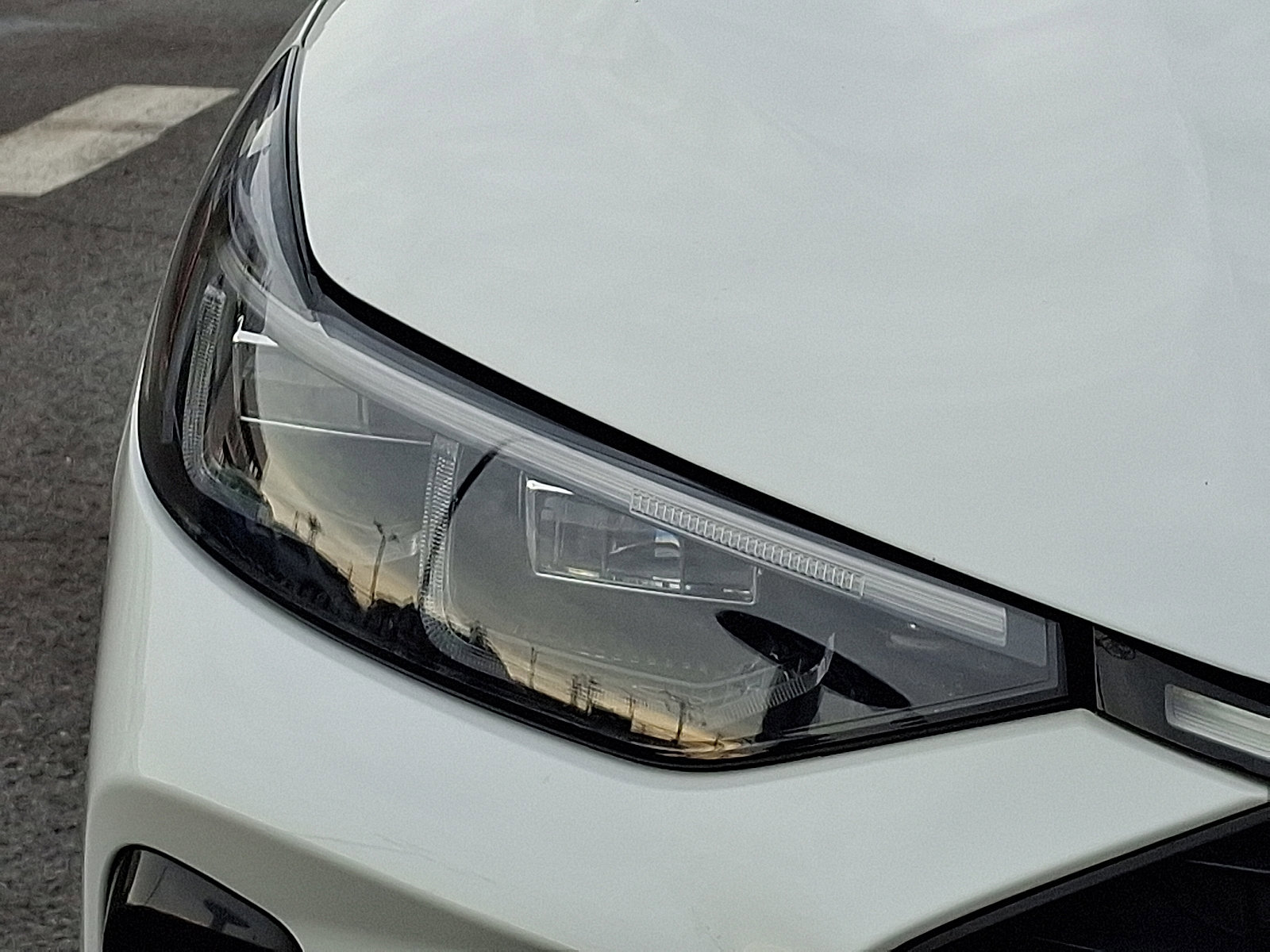 Certified 2023 Ford Escape Platinum image 9