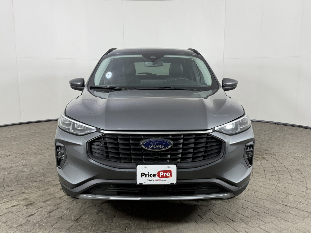 Certified 2025 Ford Escape Platinum AWD/4WD image 2