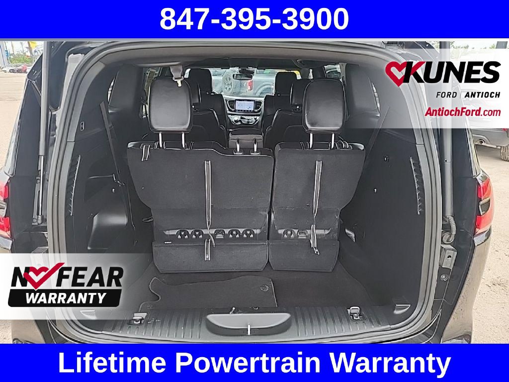 Used 2025 Chrysler Pacifica Select FWD image 43