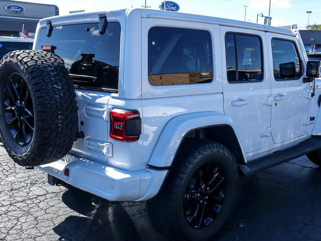 Used 2023 Jeep Wrangler Unlimited Sahara AWD/4WD image 7
