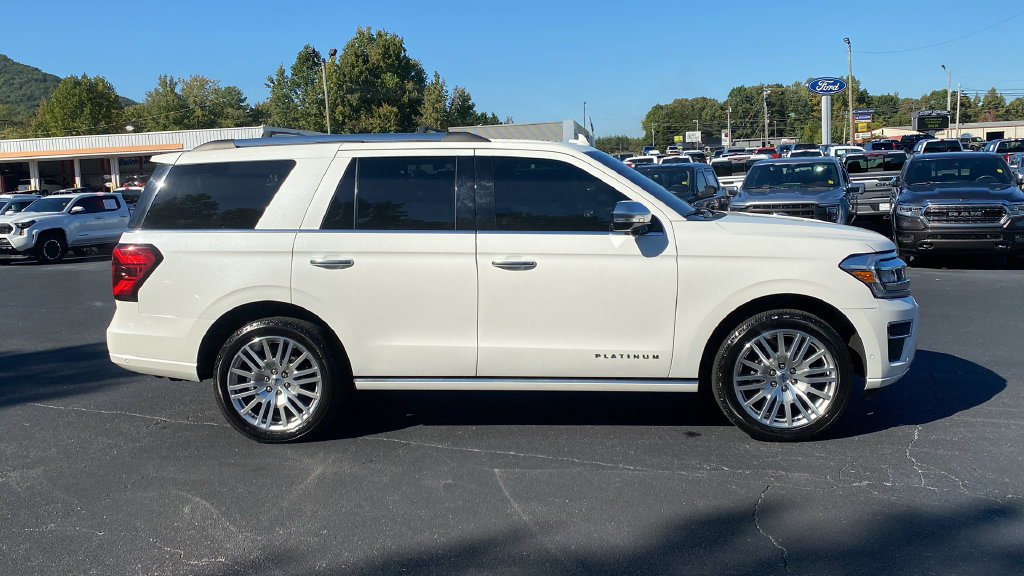 Certified 2024 Ford Expedition Platinum AWD/4WD image 4