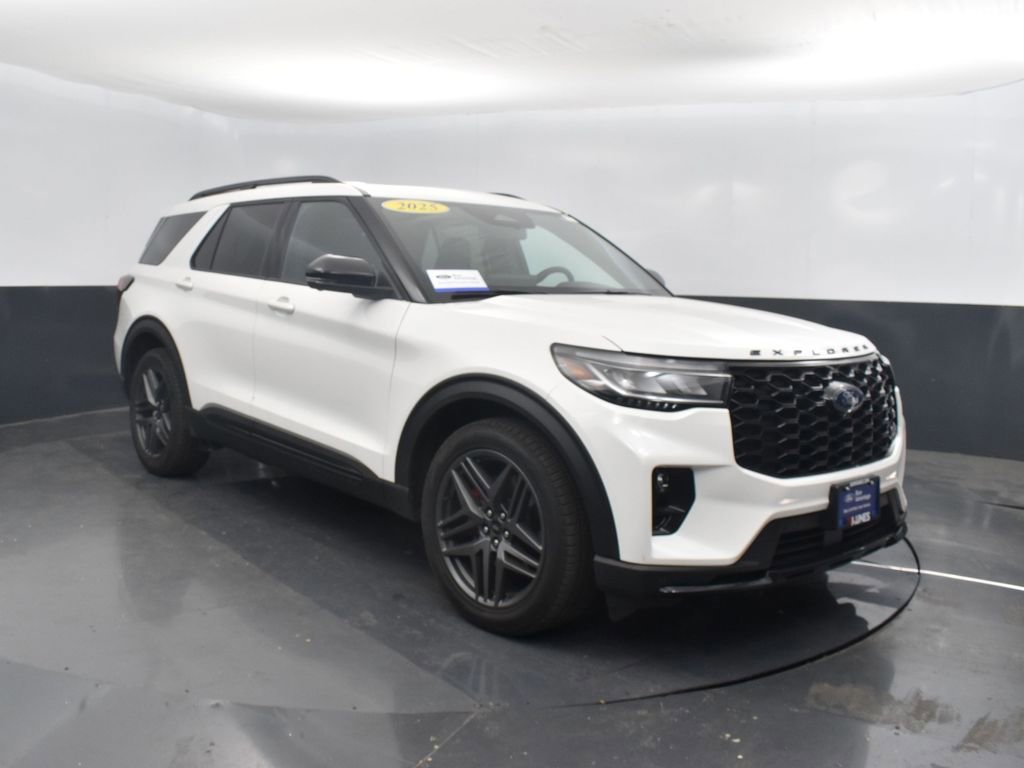 Certified 2025 Ford Explorer ST image 16