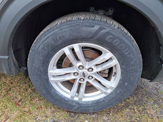 Certified 2022 Ford Explorer XLT w/ Class IV Trailer Tow Package image 5