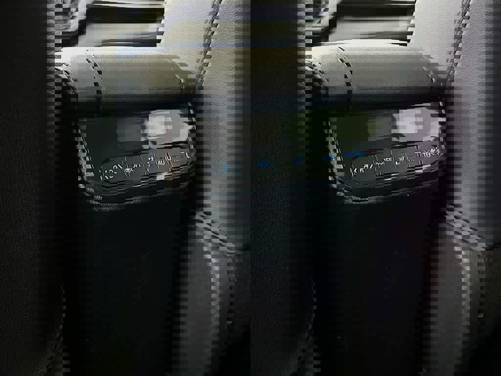 Used 2020 Toyota Highlander XLE image 13