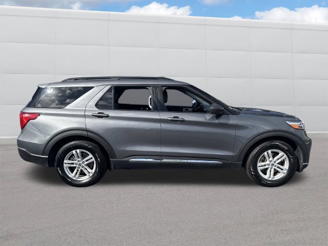 Certified 2024 Ford Explorer XLT w/ Equipment Group 202A RWD image 11