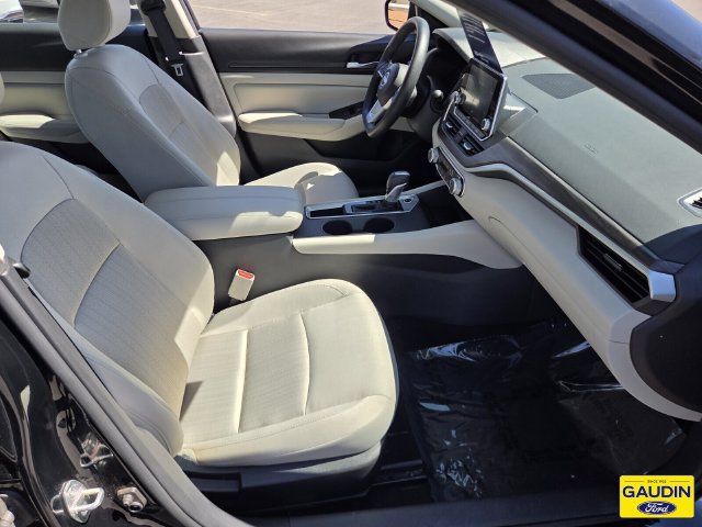 Used 2025 Nissan Altima 2.5 SV FWD image 16