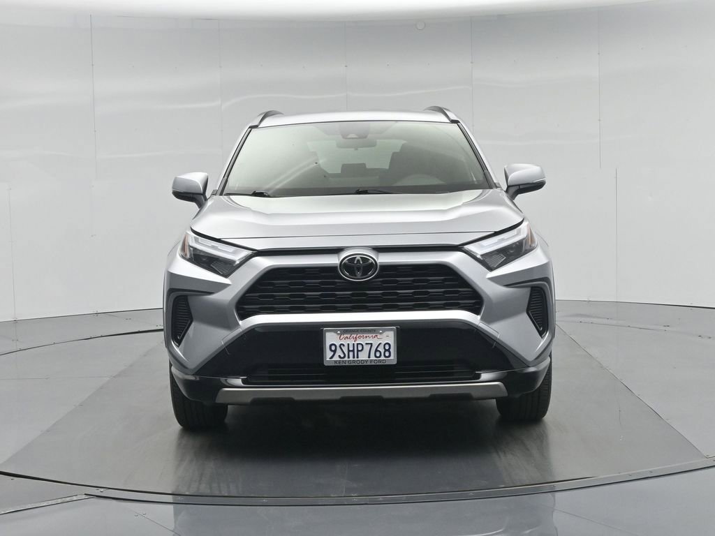Used 2025 Toyota RAV4 SE image 26
