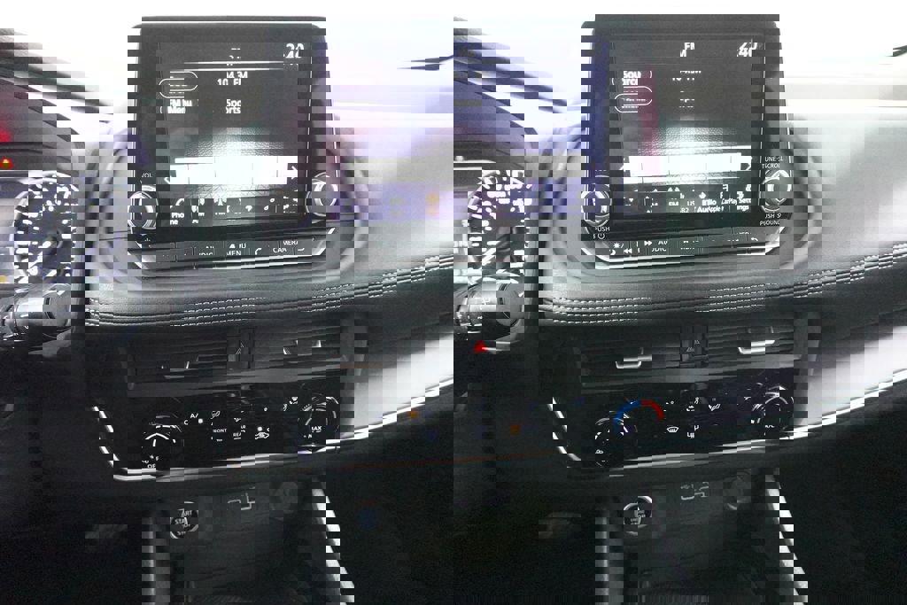 Used 2023 Nissan Rogue S image 17