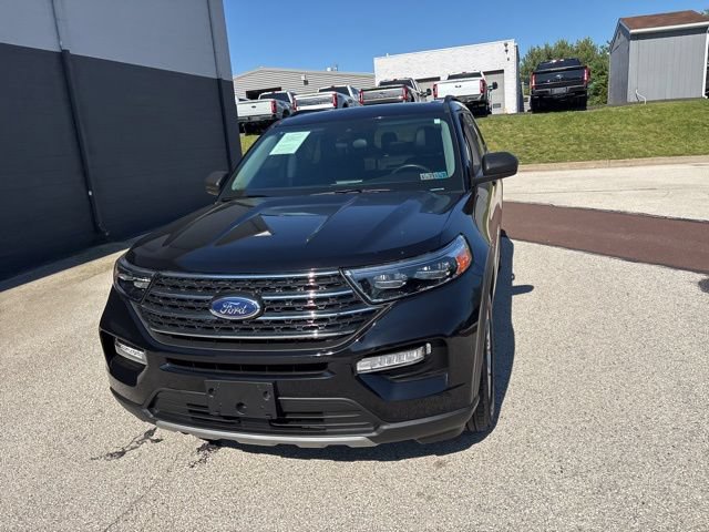Certified 2024 Ford Explorer XLT w/ Equipment Group 202A AWD/4WD image 9