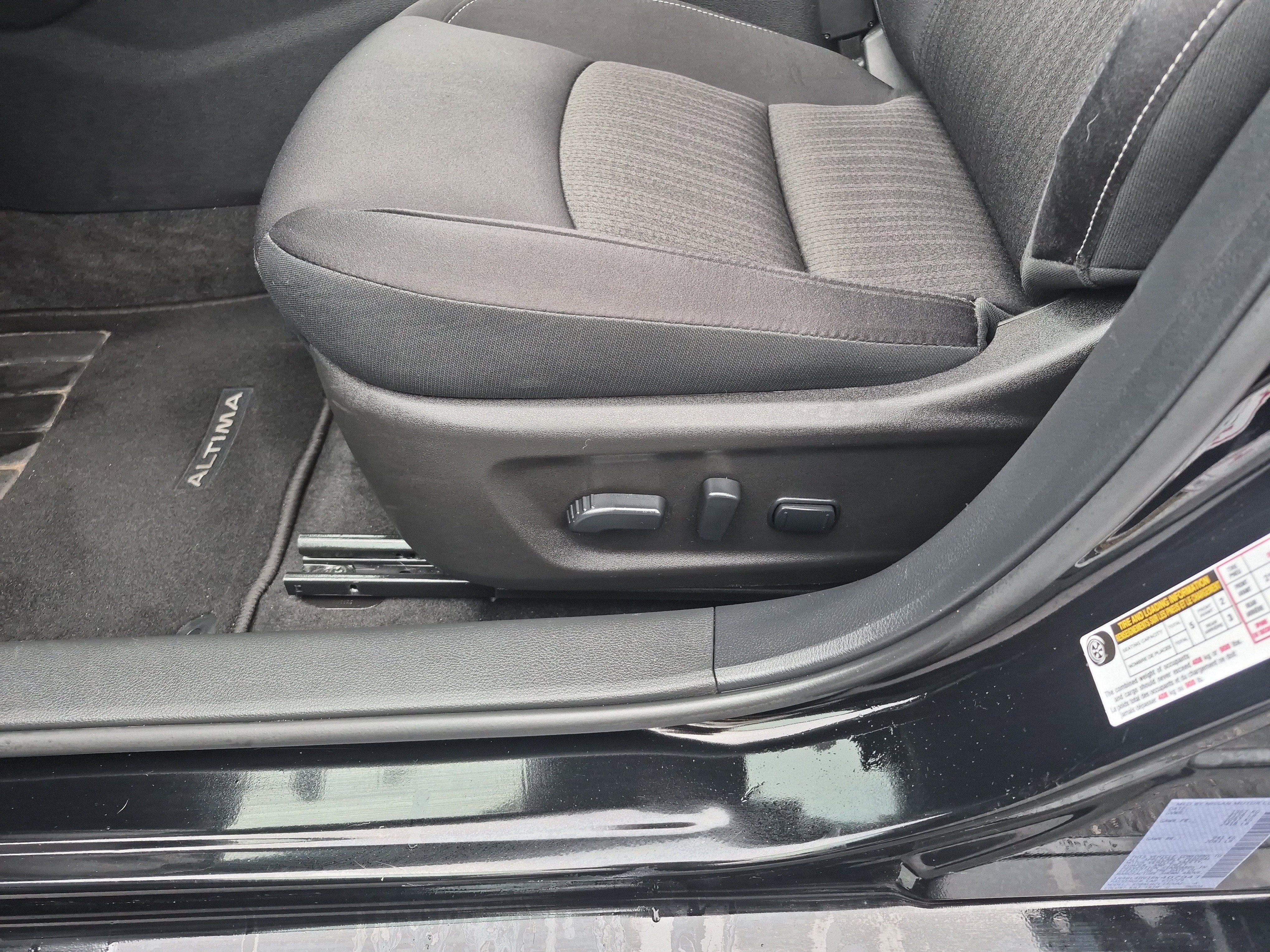 Used 2024 Nissan Altima 2.5 SV w/ SV Premium Package image 13