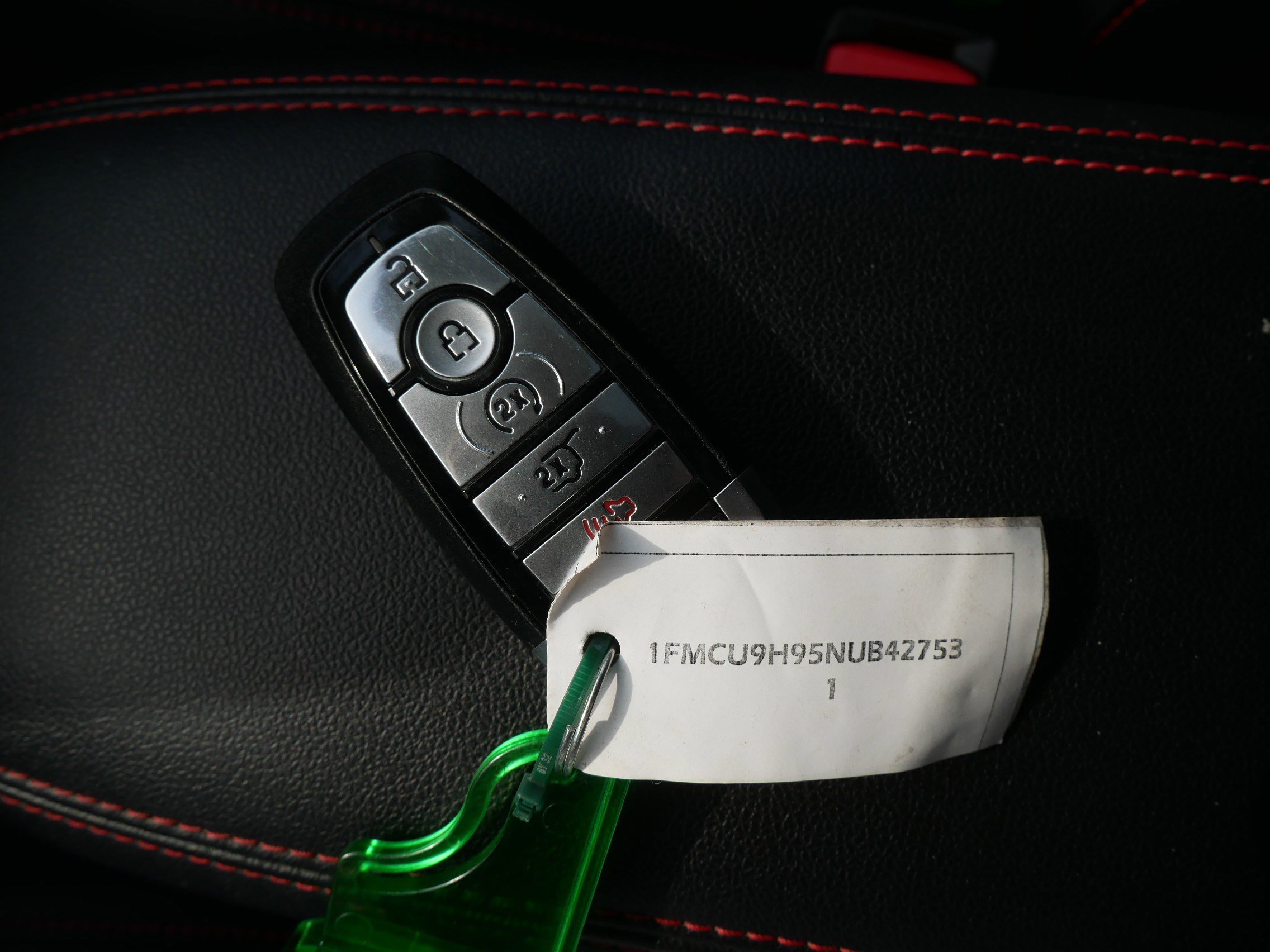 Certified 2022 Ford Escape SEL w/ SEL Stealth AWD Package image 34