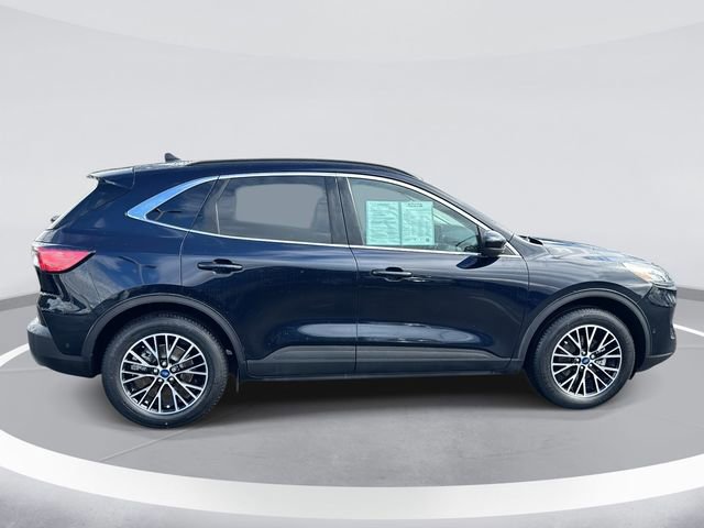 Certified 2021 Ford Escape Titanium image 2