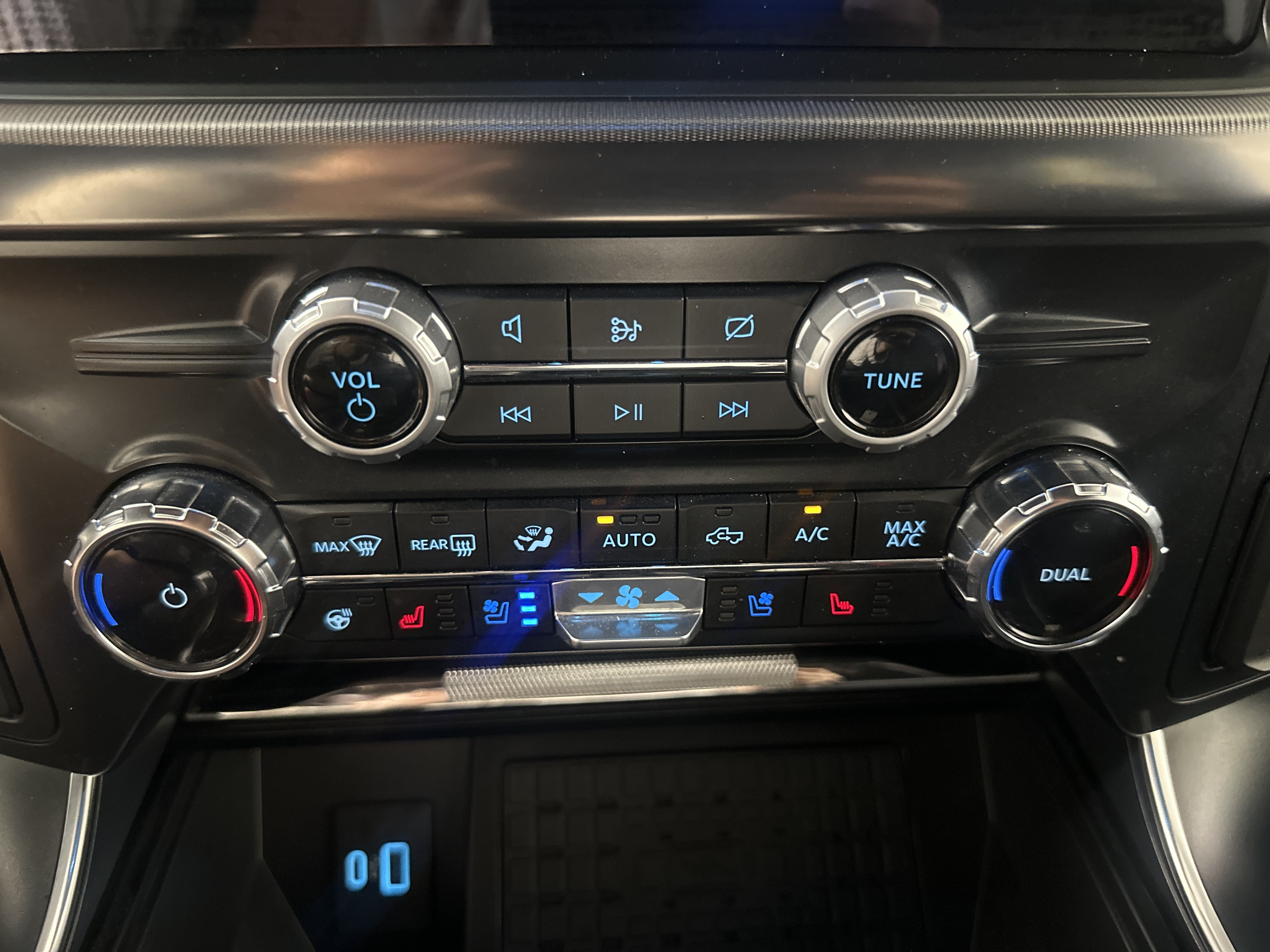 Certified 2024 Ford F150 Raptor AWD/4WD image 19