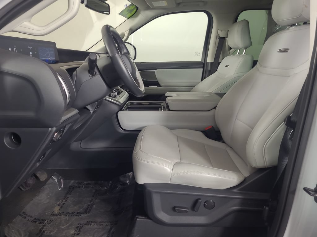 Certified 2025 Ford Expedition Platinum w/ Driver's Package AWD/4WD image 19