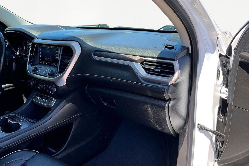 Used 2020 GMC Acadia Denali w/ Technology Package AWD/4WD image 17