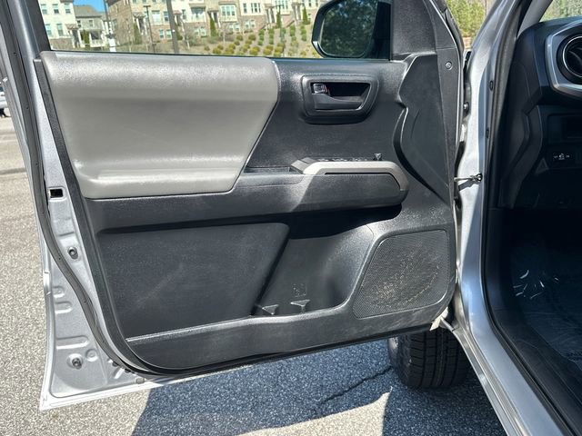 Used 2019 Toyota Tacoma SR5 AWD/4WD image 10