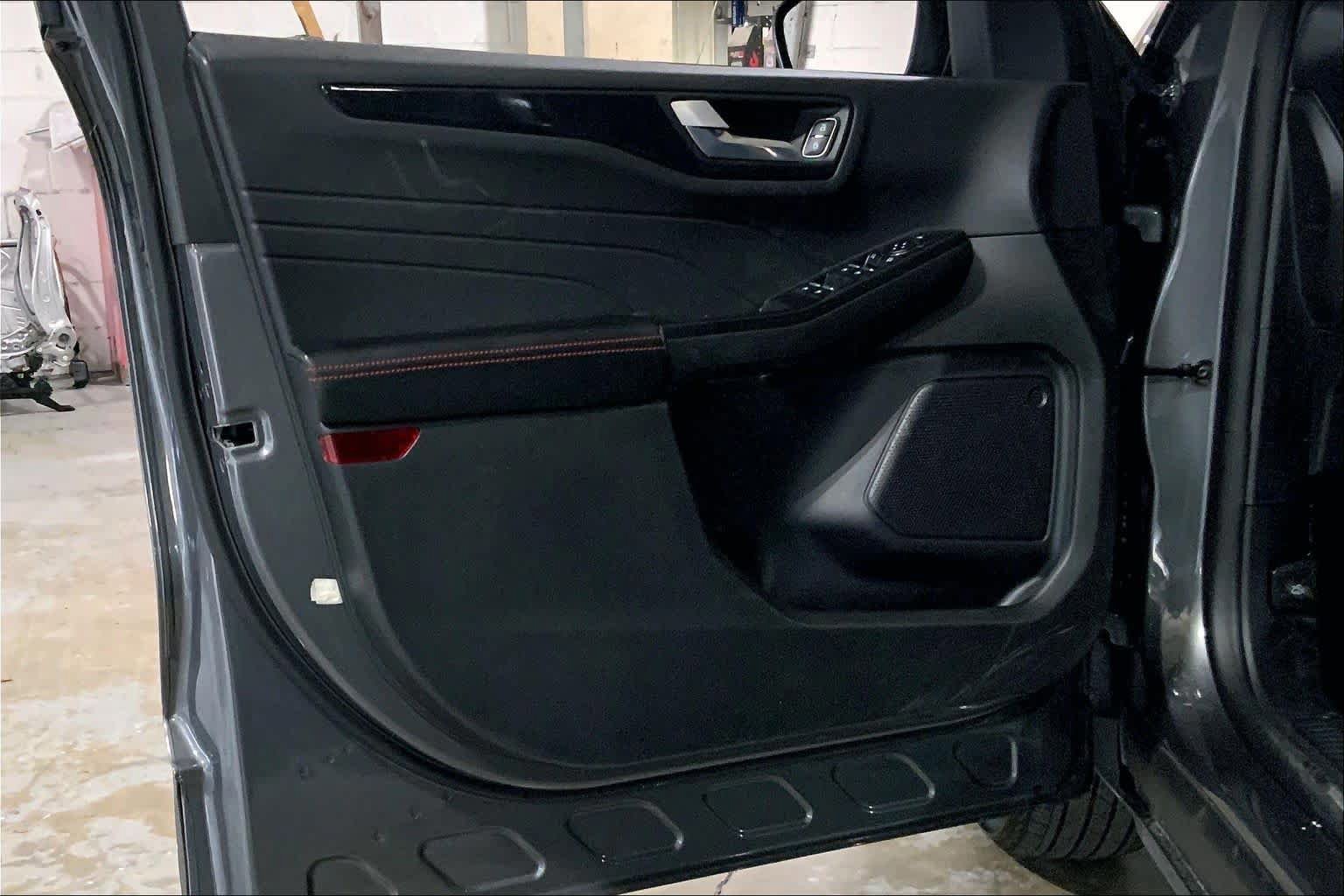 Certified 2025 Ford Escape ST-Line AWD/4WD image 21