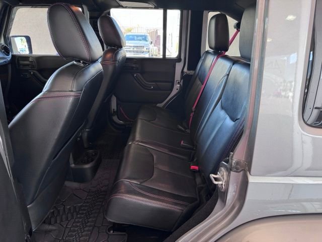 Used 2017 Jeep Wrangler Unlimited Rubicon AWD/4WD image 9