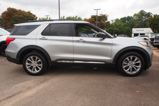 Certified 2024 Ford Explorer XLT w/ Equipment Group 202A AWD/4WD image 8