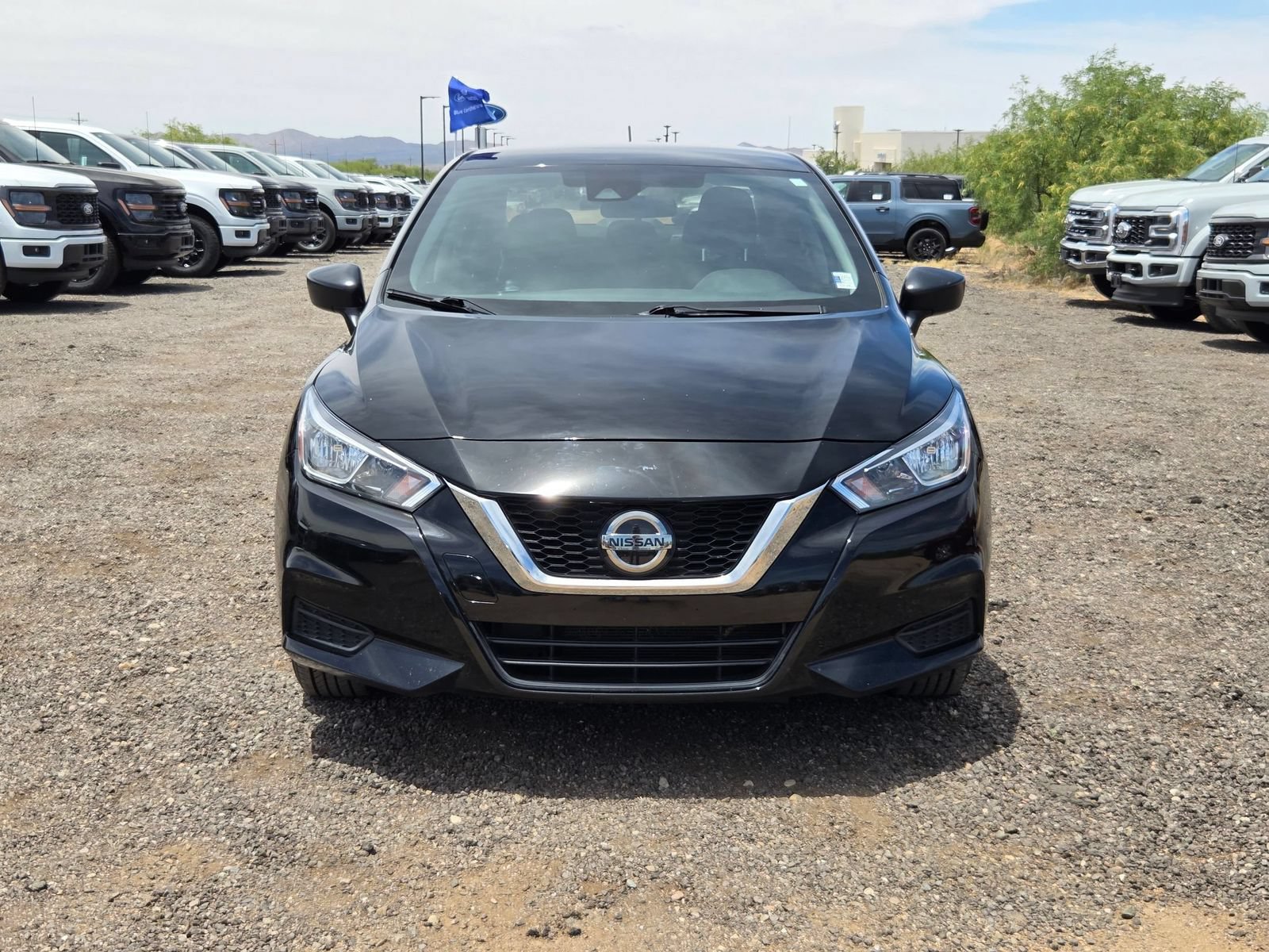 Used 2022 Nissan Versa S FWD image 2